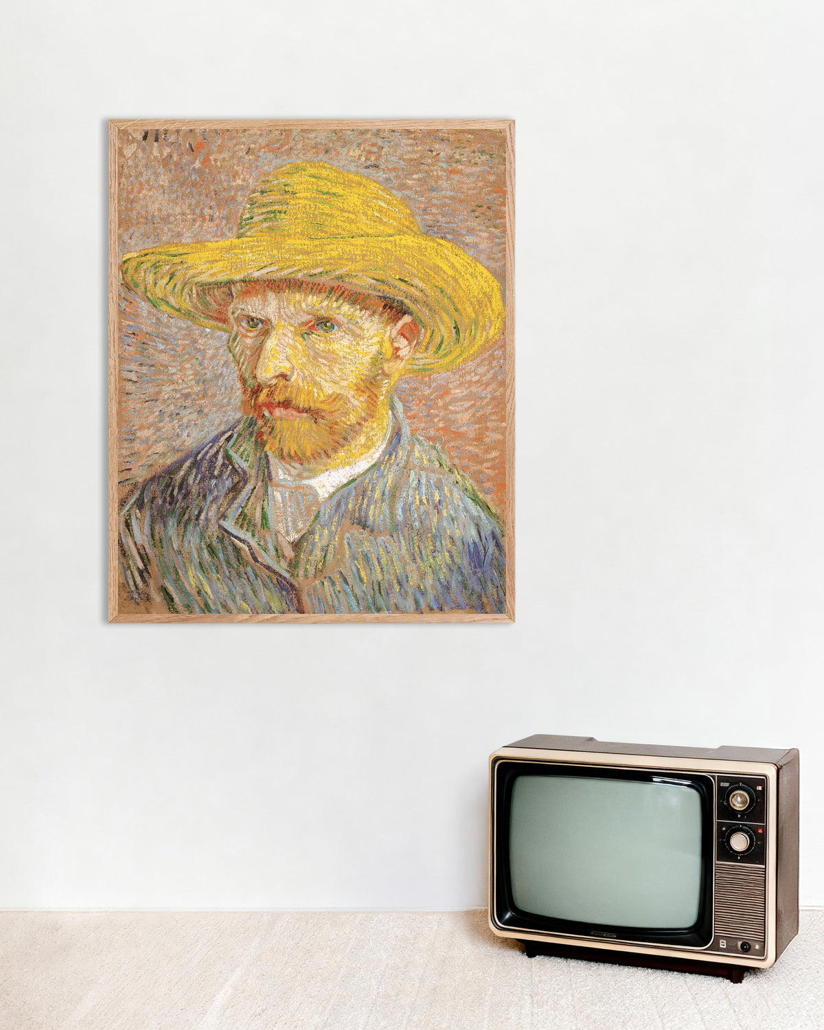Poster de Autorretrato com chapéu de palha sobre fundo laranja (1887), de Vincent van Gogh, com moldura de madeira natural