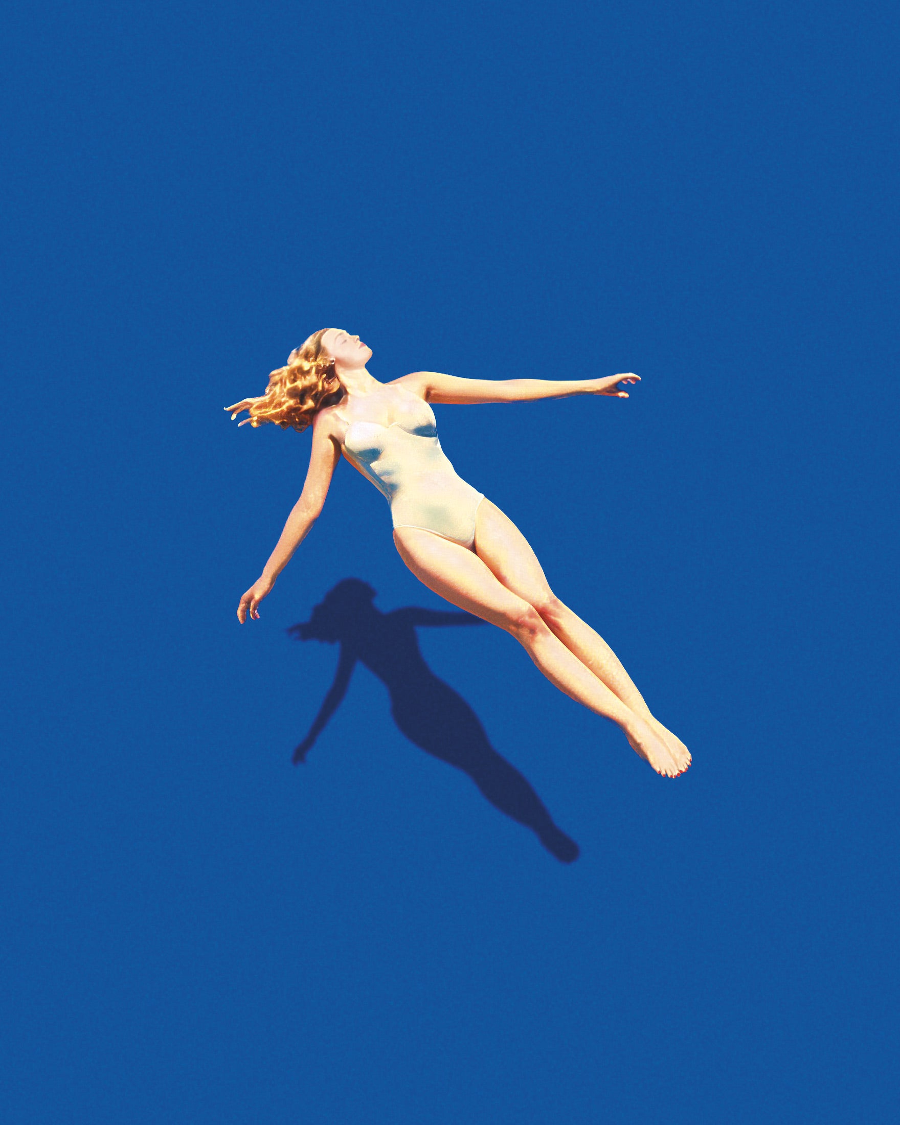 Mulher a flutuar na água, póster de SPA