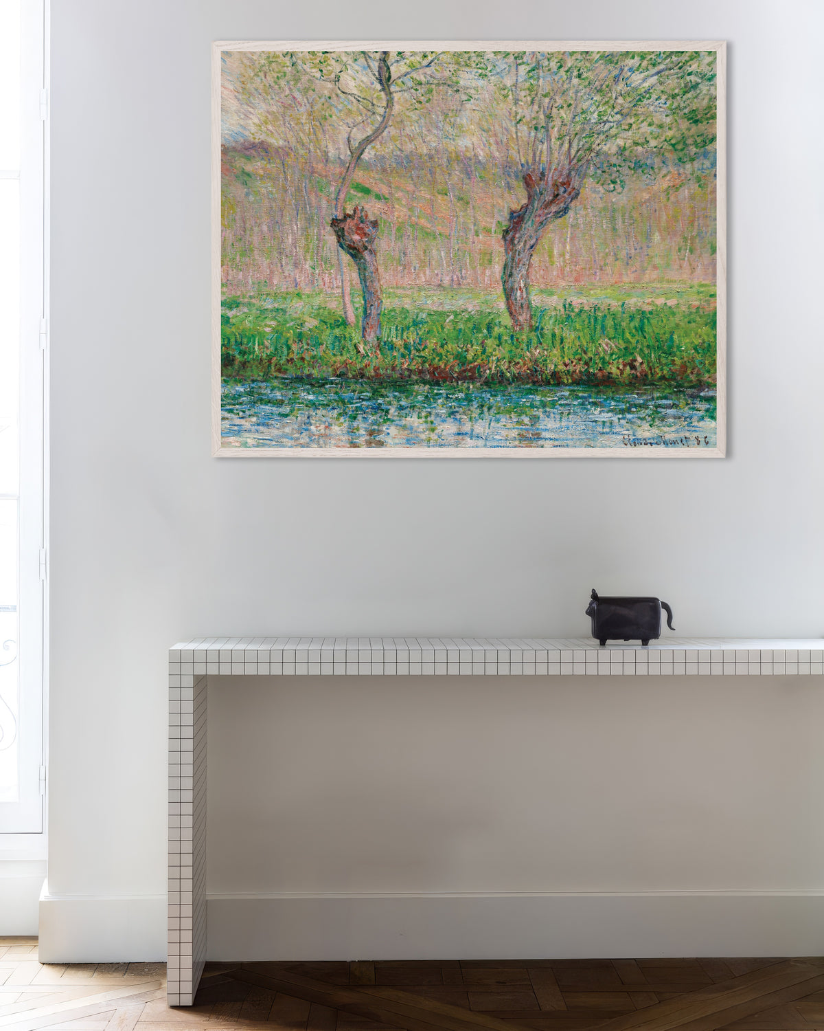 Poster Primavera, Salgueiros (1885), de Claude Monet, com moldura de madeira branca