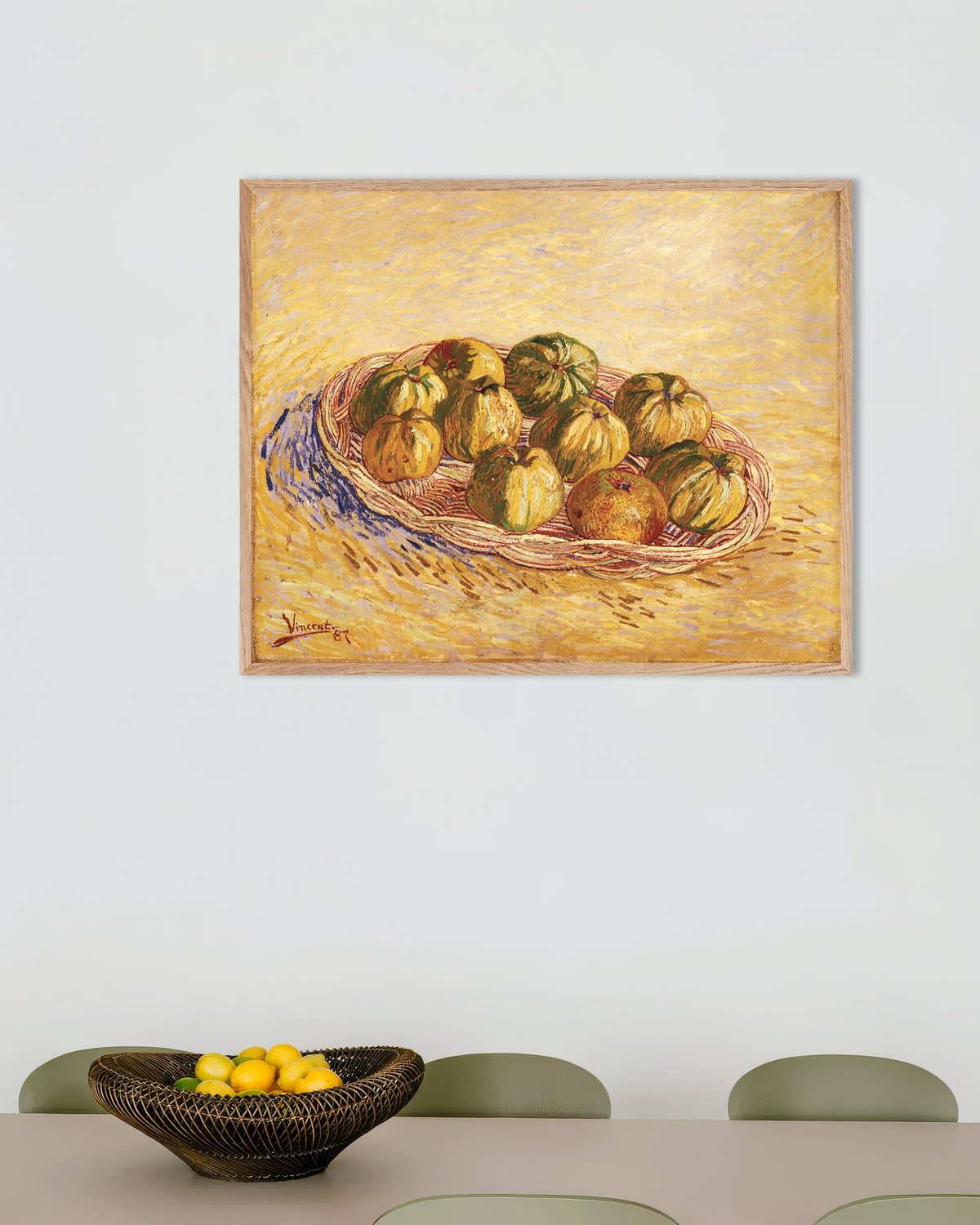 Poster de Natureza-morta com cesto de maçãs (1887), de Vincent van Gogh, com moldura de madeira natural