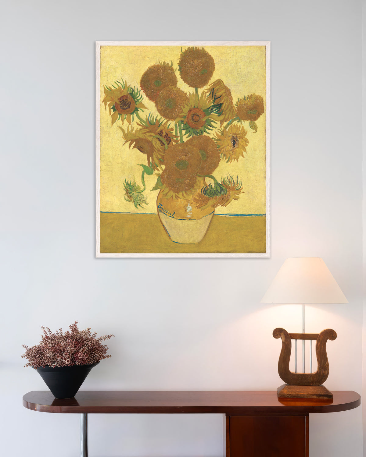 Poster «Os Girassóis» (1888), de Vincent van Gogh, com moldura de madeira branca