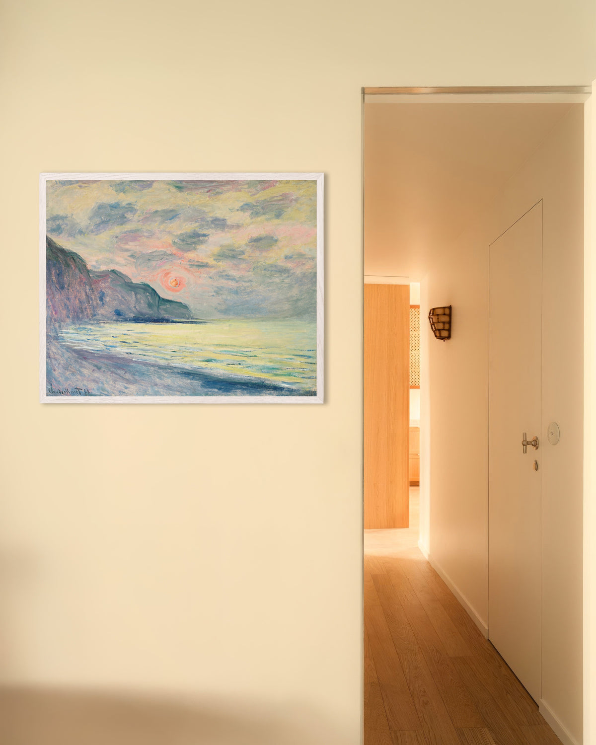 Poster Pôr do Sol, Tempo de Nevoeiro, Pourville (1882), de Claude Monet, com moldura de madeira branca
