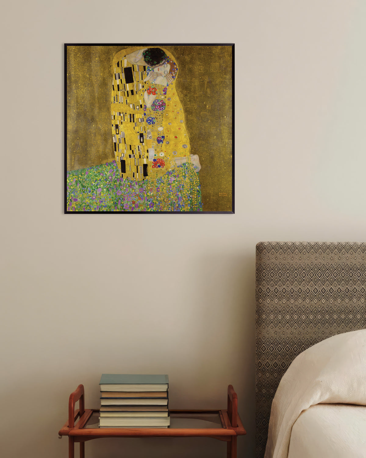 Poster O Beijo (1907–1908), de Gustav Klimt, com moldura de metal