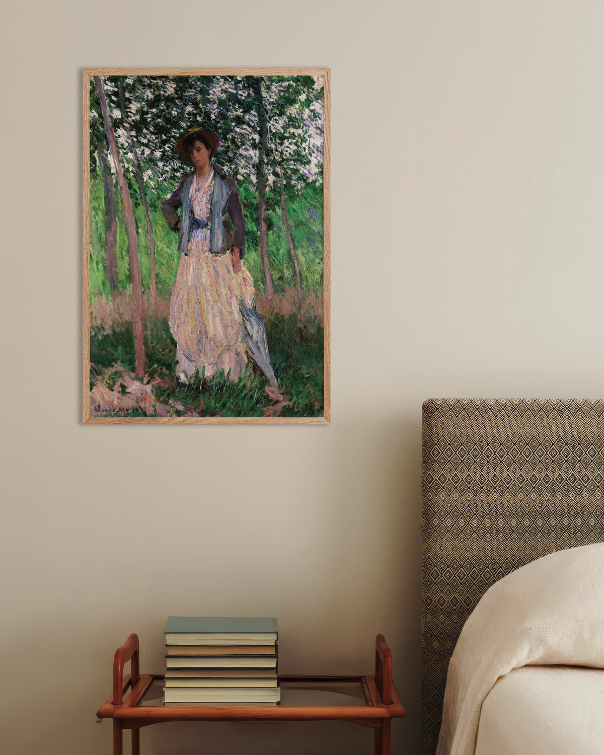 Poster A Passeante, Suzanne Hoschedé (1887), de Claude Monet, com moldura de madeira natural