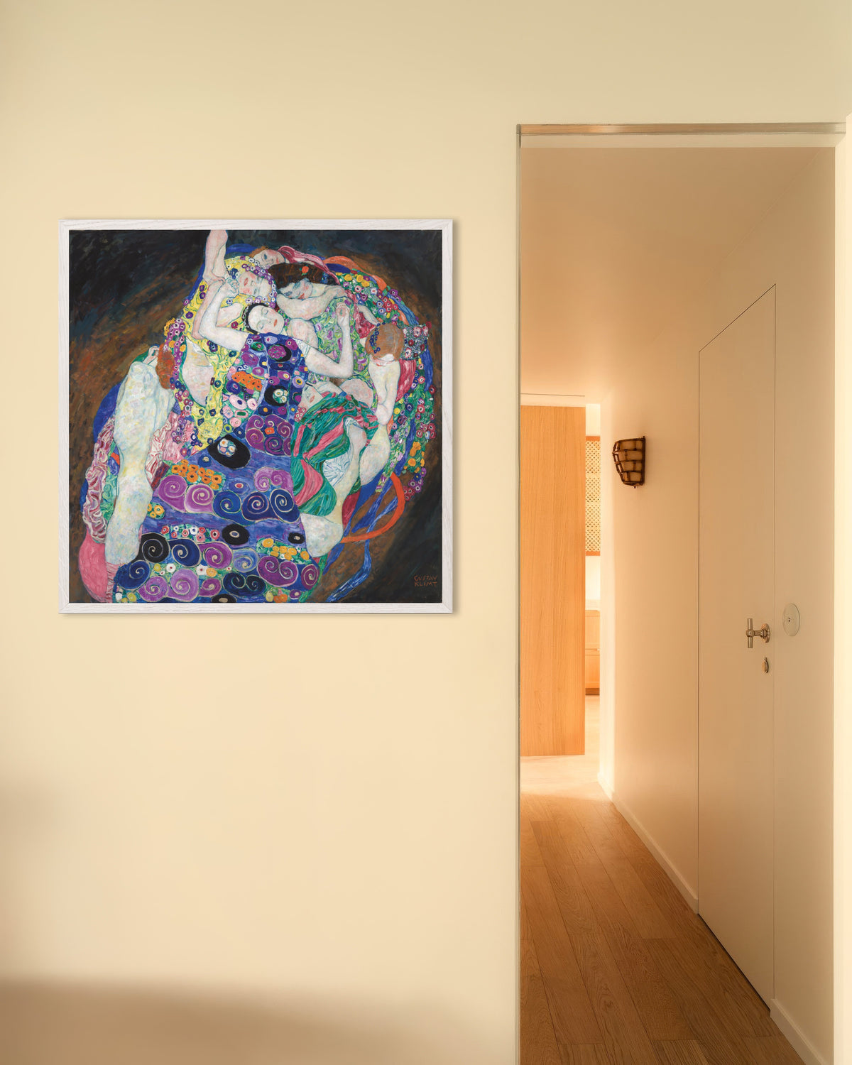 Poster A Virgem (1913), de Gustav Klimt, com moldura de madeira branca