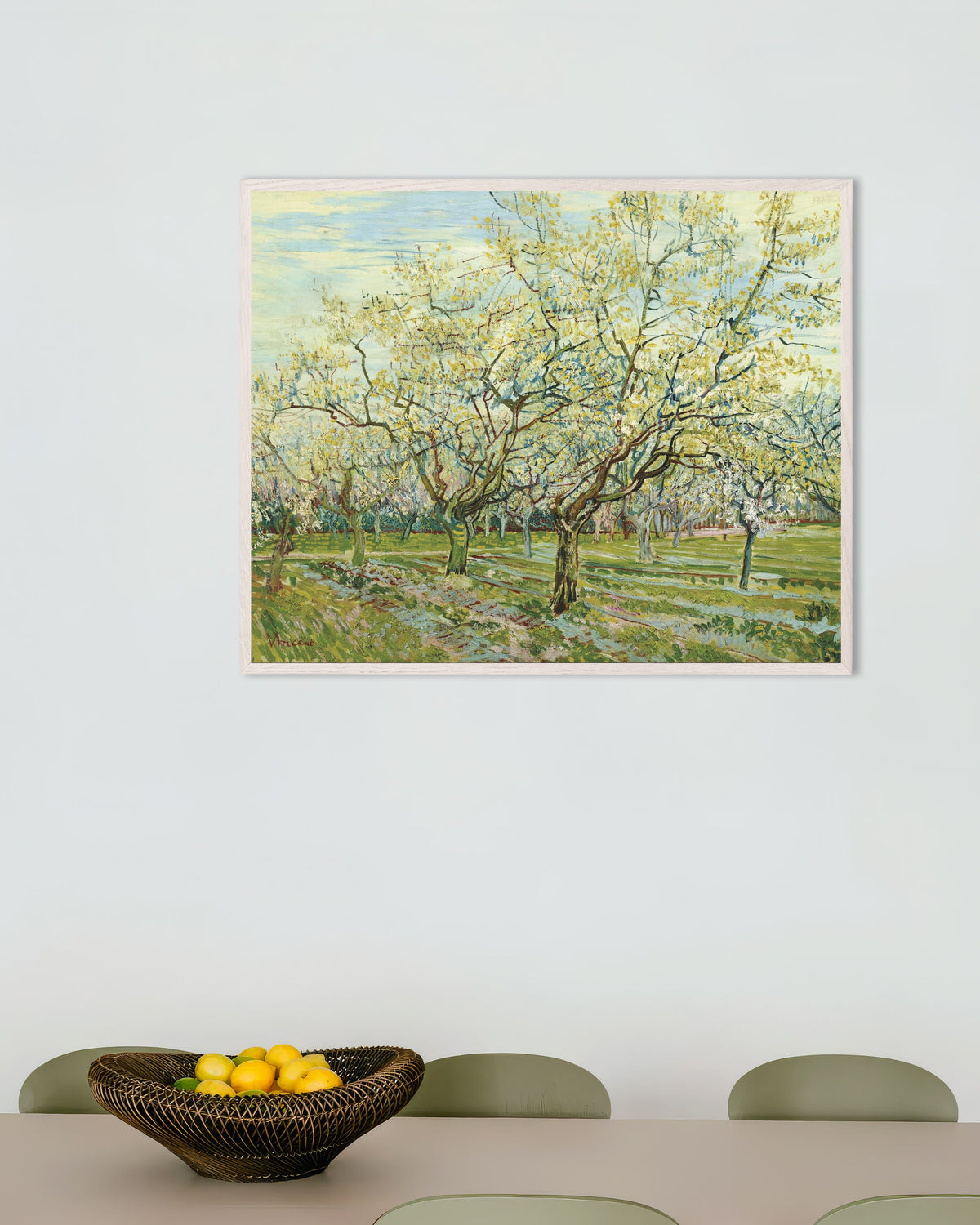 Poster de O Pomar Branco (1888), de Vincent van Gogh, com moldura de madeira branca