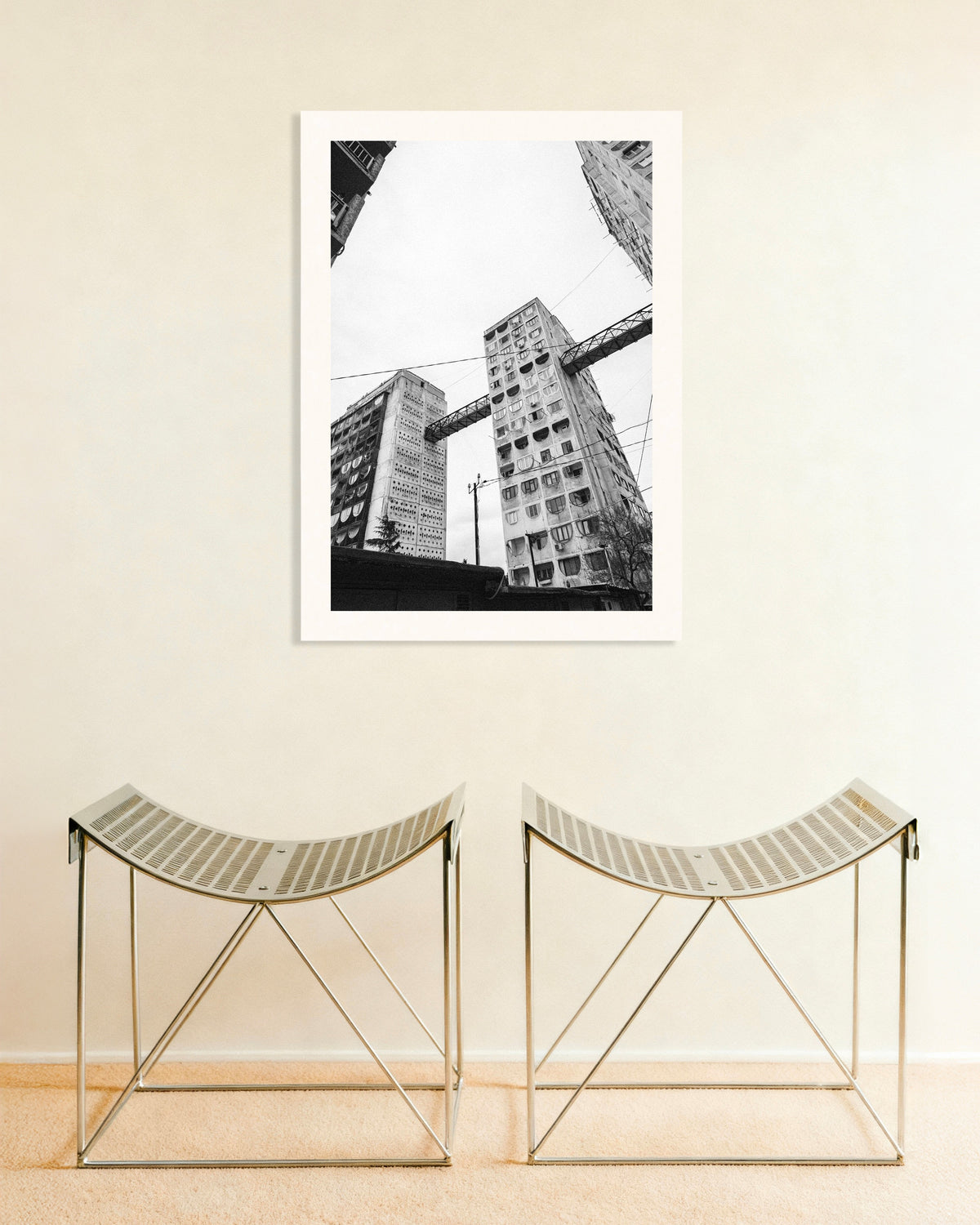 Poster «Torres Ligadas por Pontes Vistas de Baixo»