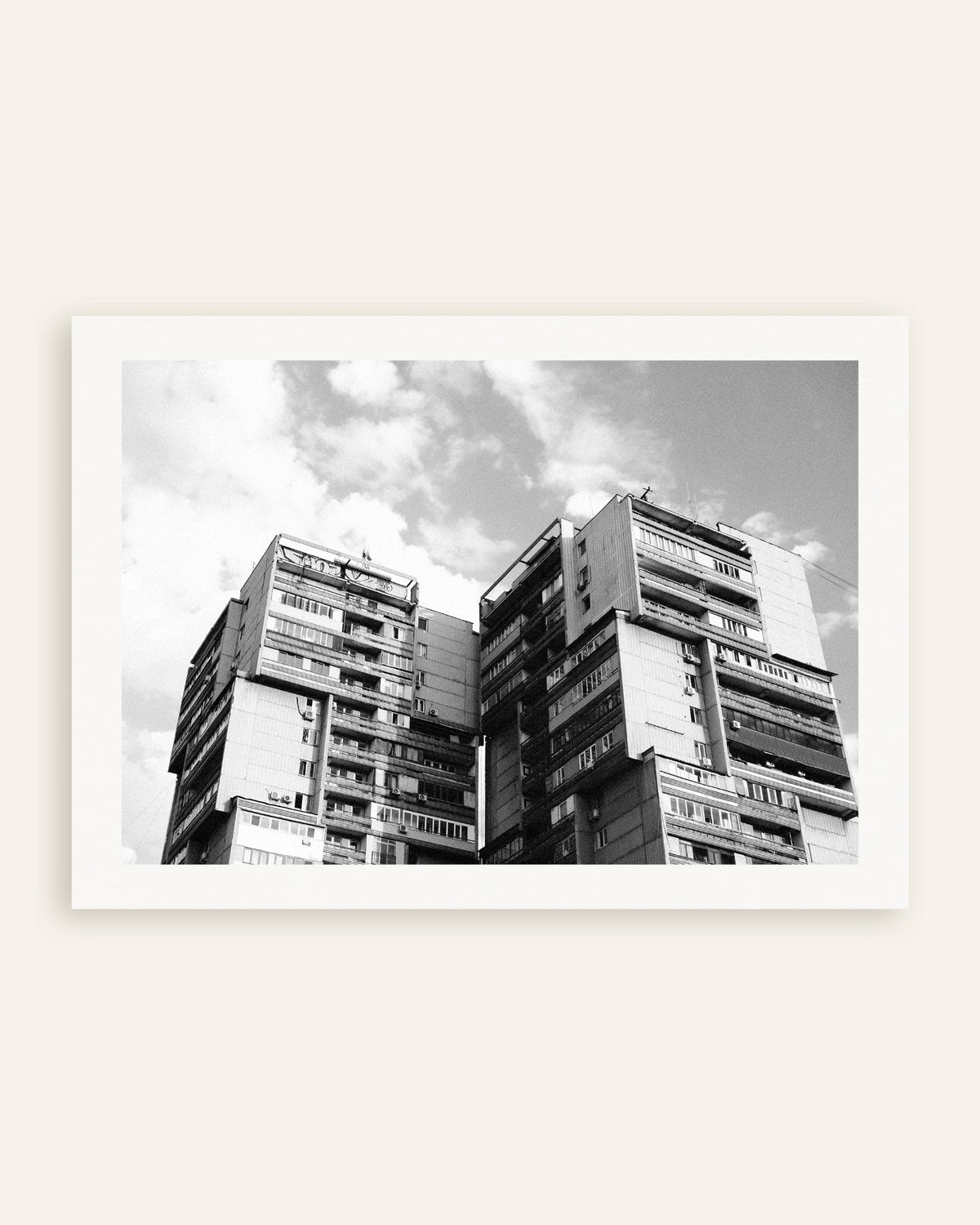 Poster «Duas torres gémeas nas nuvens», em miniatura