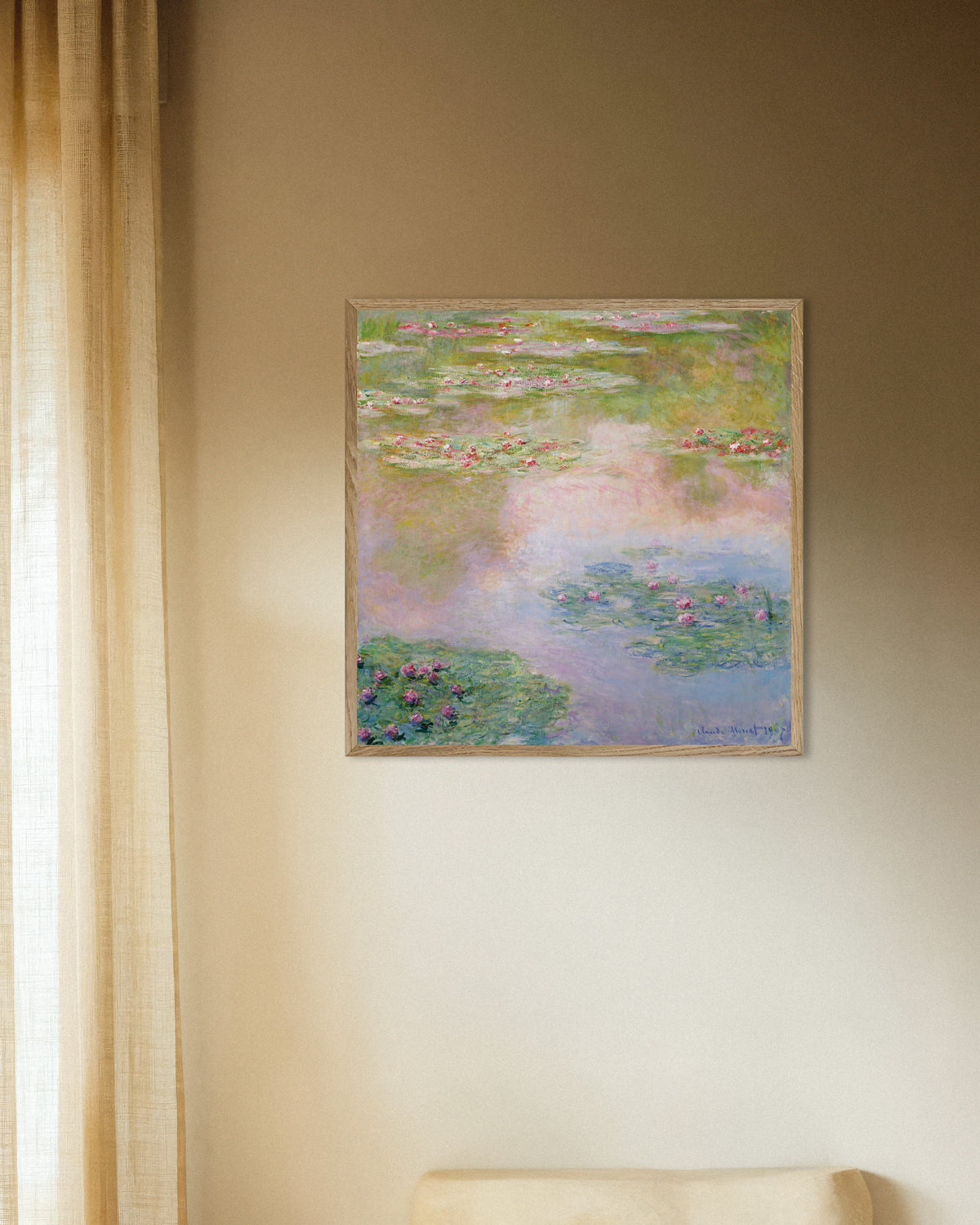 Poster Nenúfares, Reflexos Cor-de-Rosa (1907), de Claude Monet, com moldura de madeira natural