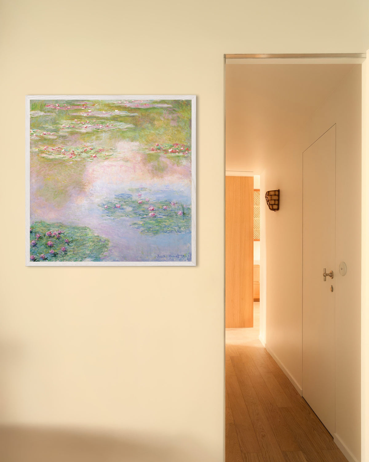 Poster Nenúfares, Reflexos Cor-de-Rosa (1907), de Claude Monet, com moldura de madeira branca