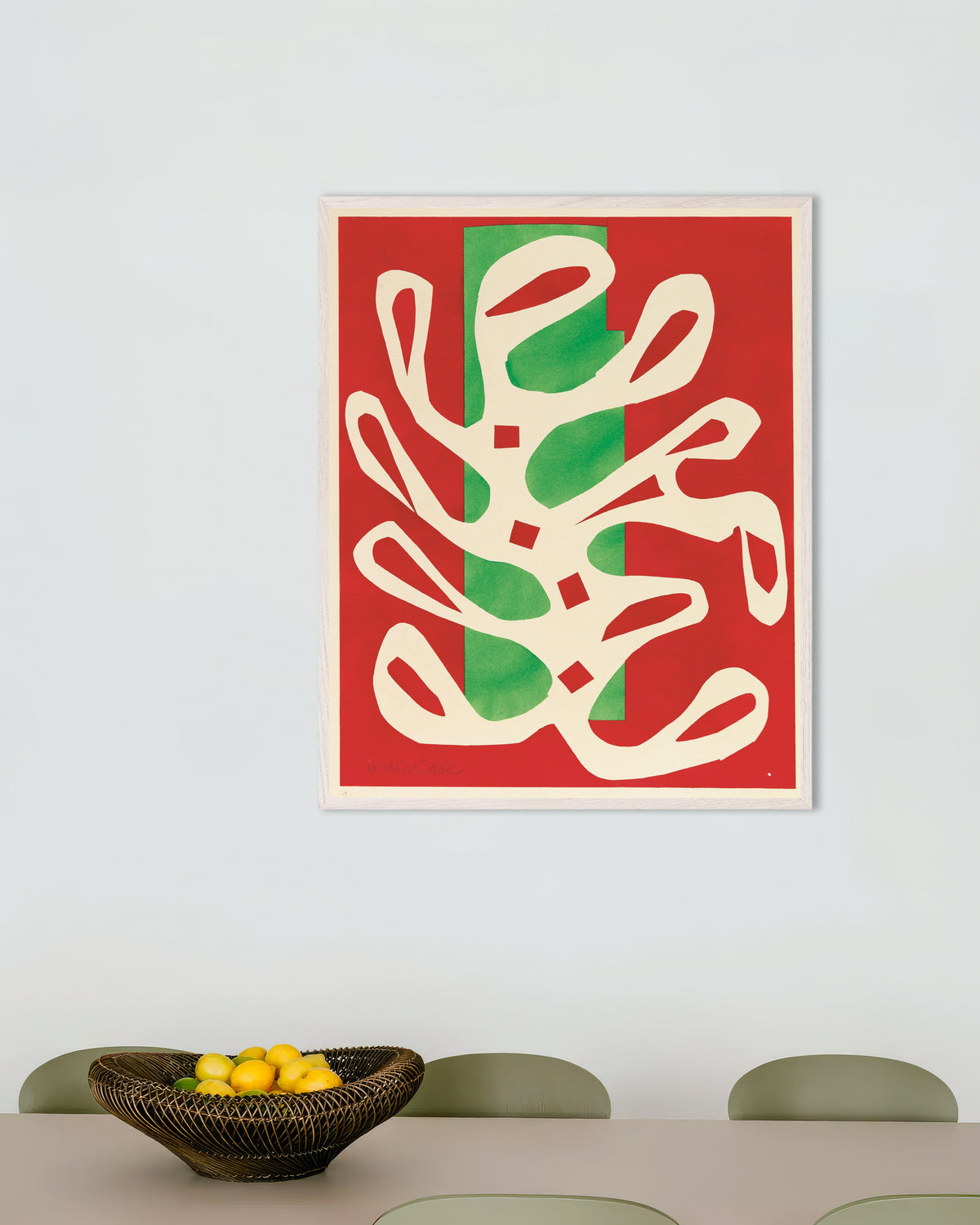 Poster de Alga Branca sobre Fundo Vermelho e Verde (1947), de Henri Matisse, com moldura de madeira branca