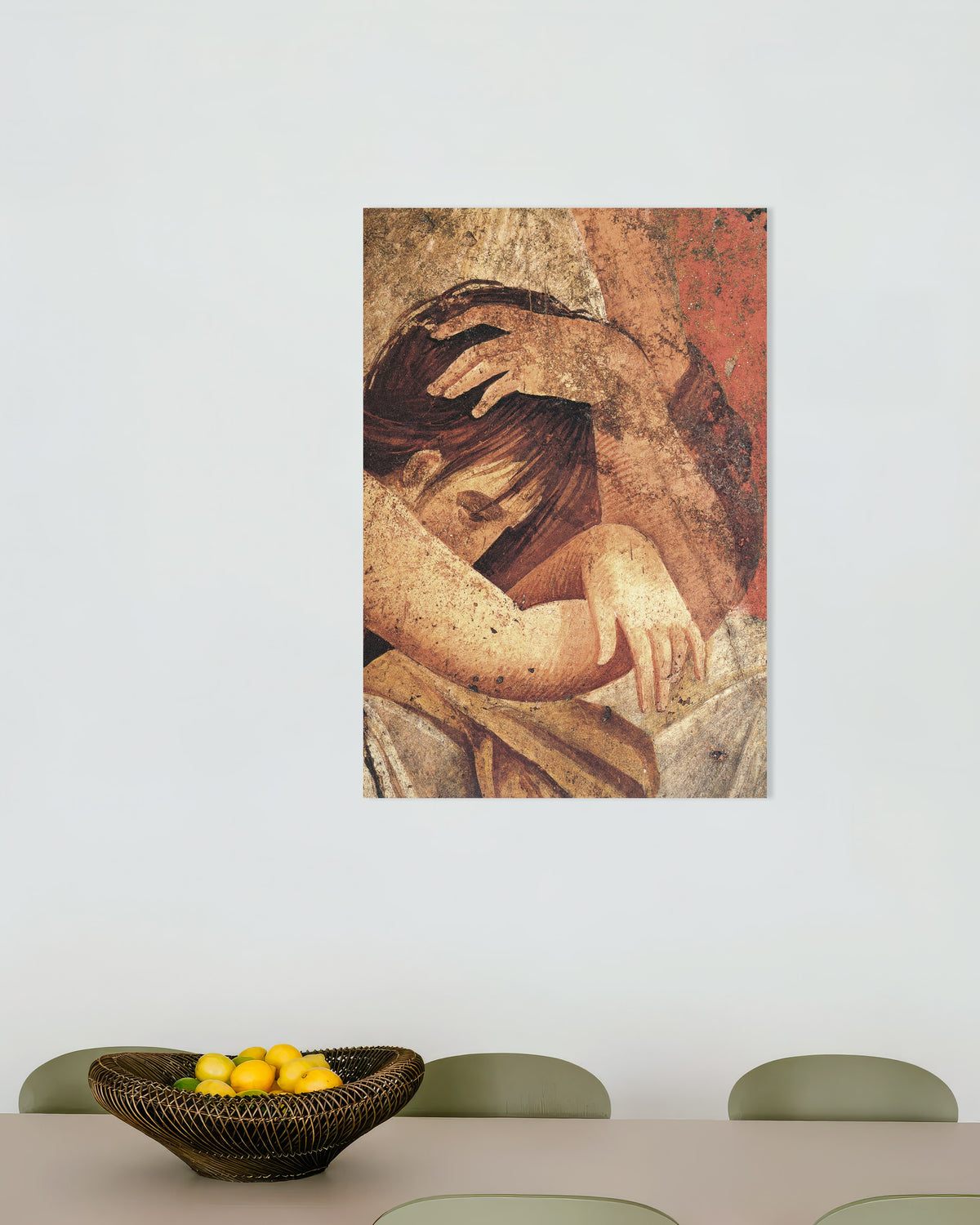 Poster de uma mulher a confortar uma iniciada da Villa dos Mistérios