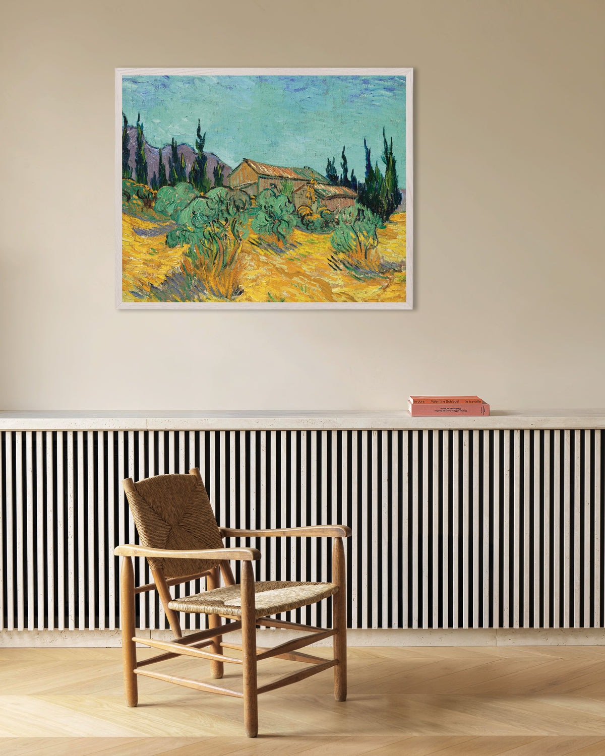 Poster de Cabanas de madeira entre oliveiras e ciprestes (1889), de Vincent van Gogh, com moldura de madeira branca