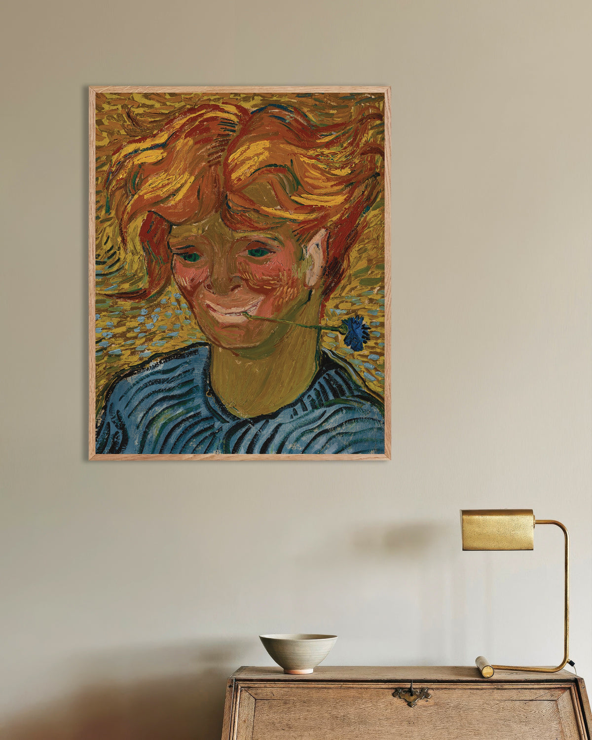 Poster de Jovem com uma centáurea (1890), de Vincent van Gogh, com moldura de madeira natural